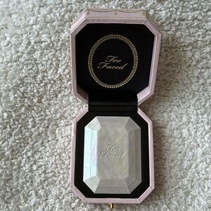BNIB Too Faced Diamond Light Highlighter- Diamond Fire